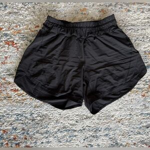 Lululemon Track That Mid-Rise Lined Short, 5” - Size 4 - Black